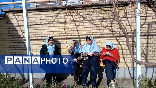 تهیه و توزیع نذری عدسی بین دانش آموزان دبستان فاطمه زهرا(س)