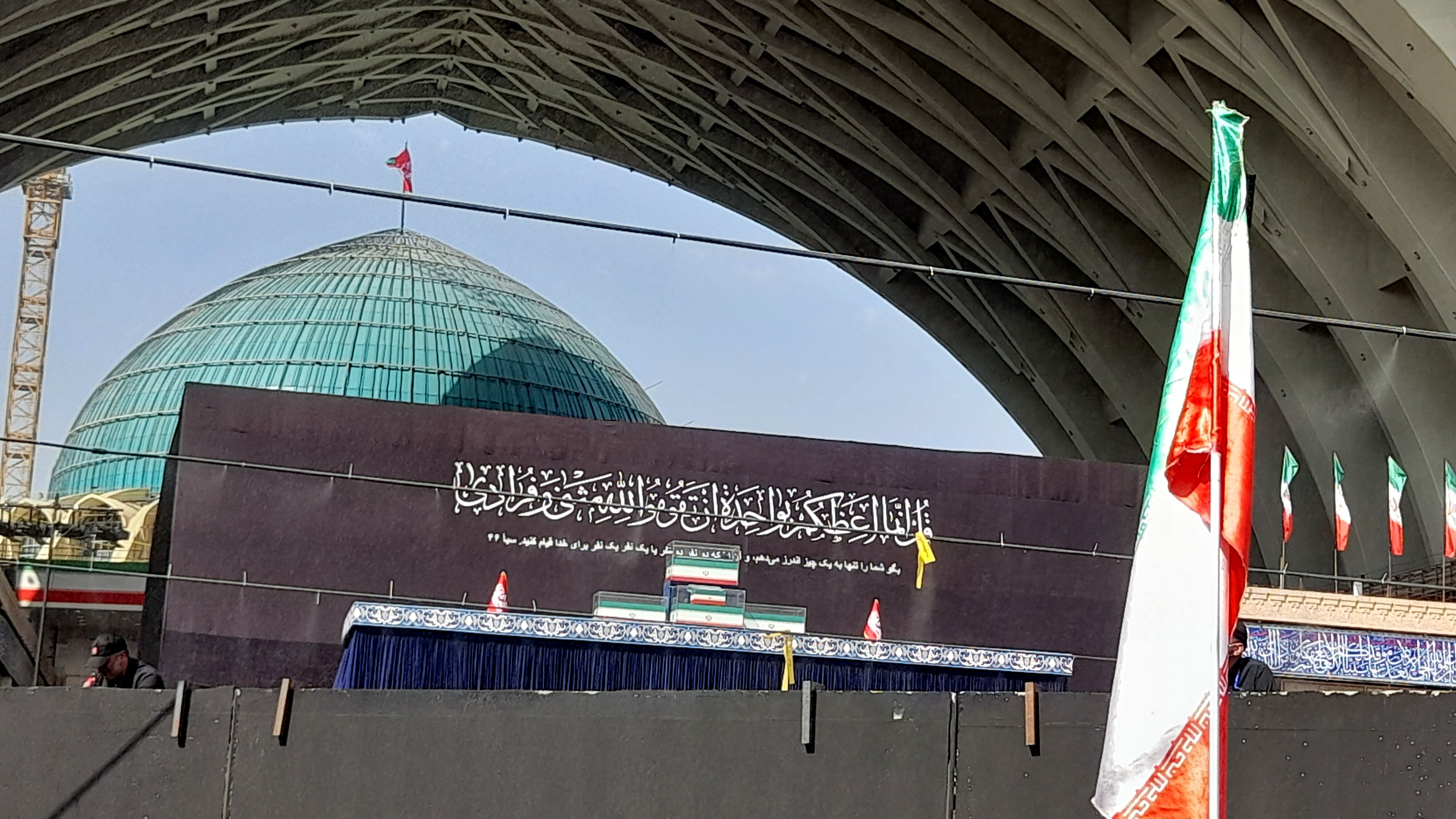  تهران در سوگِ رهبر شهید ایستاد
