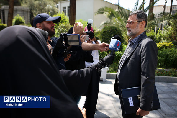 حاشیه جلسه هیات دولت - ۲۰ تیر