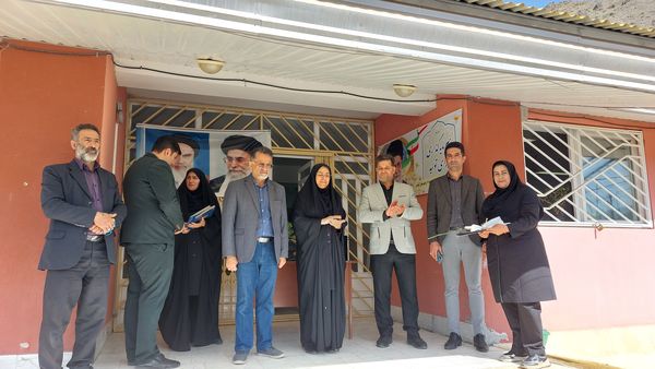 نواخته شدن زنگ سپاس معلم در دبیرستان زینبیه بلده