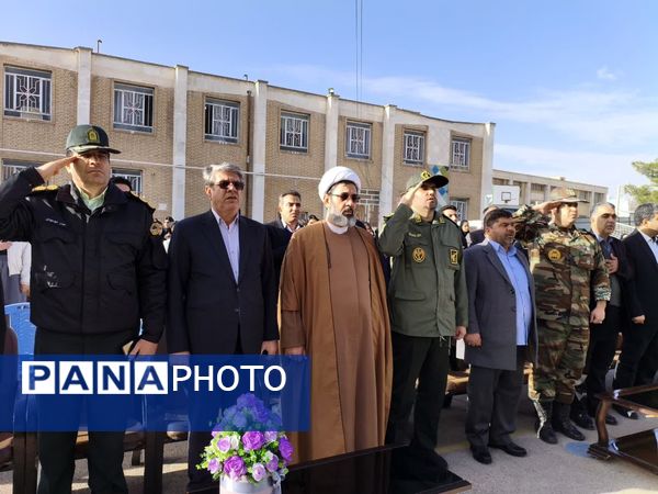 به صدا در آمدن زنگ انقلاب در مدارس اسلام آباد غرب 