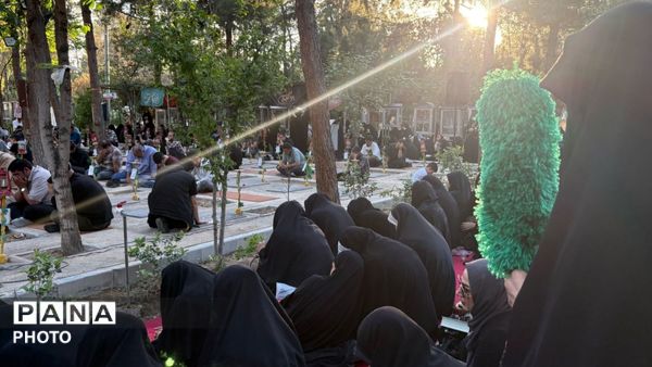 نوای عرفه در کنار شهدا
