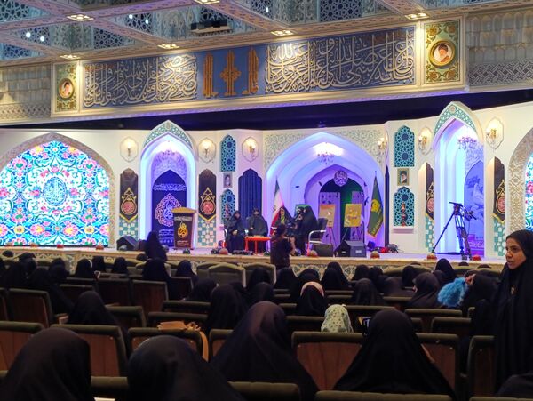نشست ویژه بانوان پیرغلام حسینی در مشهد؛ جلوه‌ای از هم‌افزایی و معنویت