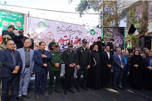 حضور پرشور دختران و پسران شهریار در روز استکبار ستیزی