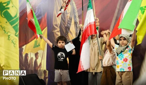 تجمعات شبانه در روز های پایانی ماه صفر همچنان پر رونق است