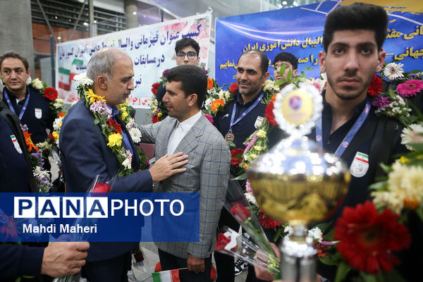 آیین استقبال از تیم‌ ملی والیبال دانش‌آموزی ایران