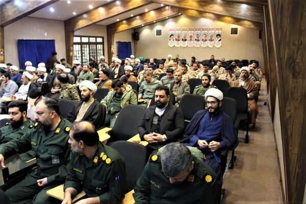 تجلیل از خادمان و فرهنگ‌یاران نماز در قم
