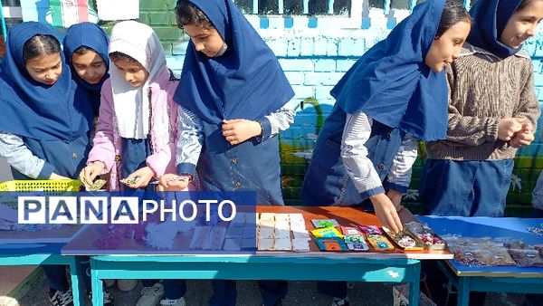 برپایی بازارچه درون مدرسه‌ای در دبستان ربابه هاشمیان یزدی شیروان