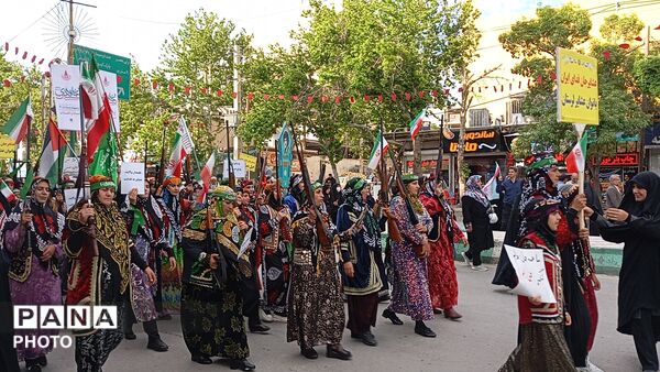 خرم‌ آباد در میلاد امام رضا (ع)، رژه جانفدایان را به نمایش گذاشت