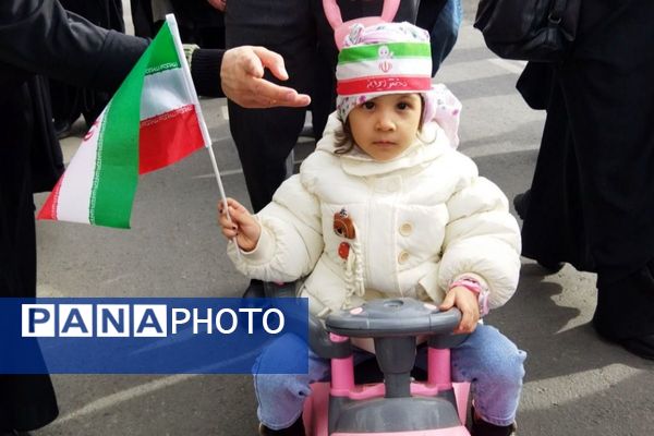 تولد چهل‌وهفت سالگی انقلاب‌اسلامی‌ایران در شهرستان اسلامشهر با مشارکت هزاران نفر از اقشار مختلف