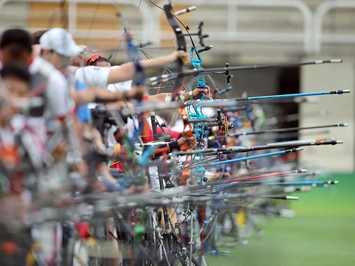 دلاورمردان ارتش جمهوری اسلامی ایران دست به کمان می‌برند