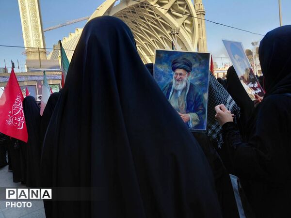 تهران در تب وداع با رهبر  مقتدر شهید
