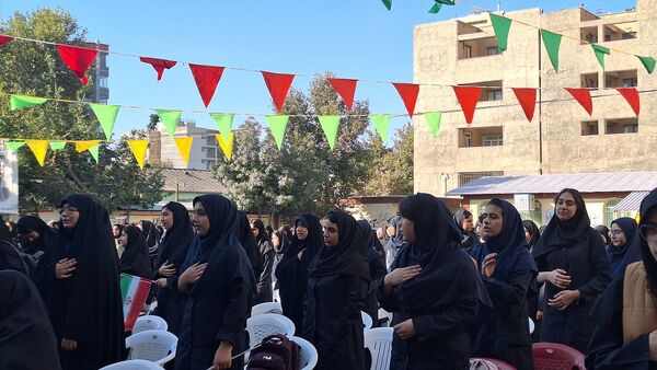 آیین متمرکز استانی نواختن زنگ مهر در مدارس استان البرز