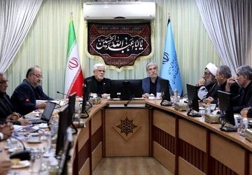 عارف: مردم اصلی‌ترین میزبانان بدرقه آقای شهید ایران هستند