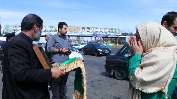 خوش‌آمدگویی مسئولان شهری قم به زائران کریمه اهل بیت(س)