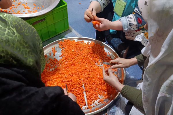 آغاز آیین معنوی اعتکاف در مصلای اسلامشهر با حضور گسترده نوجوانان