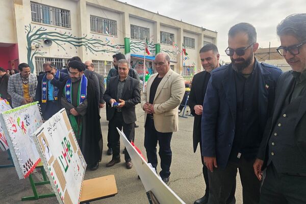 همایش «یاوران انقلاب» با محوریت نقش آفرینی دانش آموزان در گام دوم انقلاب