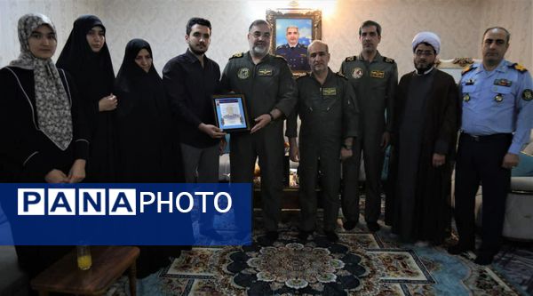 دیدار فرمانده نیروی هوایی ارتش با خانواده شهدای خدمت