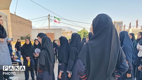 مانور بازگشایی در مدرسه مکتب الزهرا معمولان
