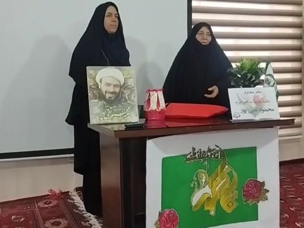 بازدید مادر شهید از مدرسه شاهد تکتم 