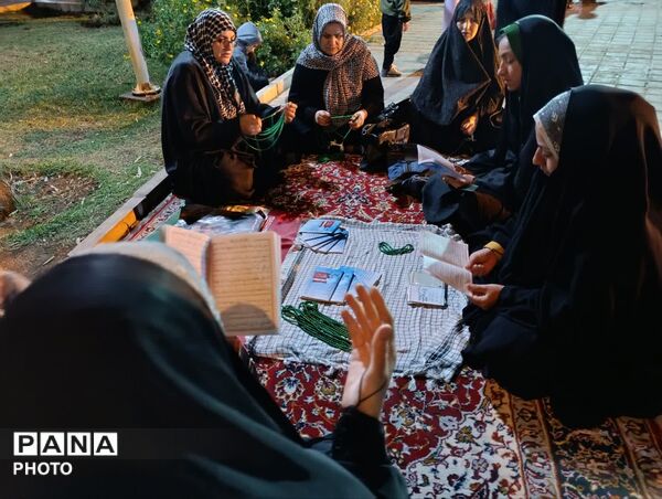 برپایی ایستگاه شبانه رفع اشکالات درسی در بوستان گلها قم