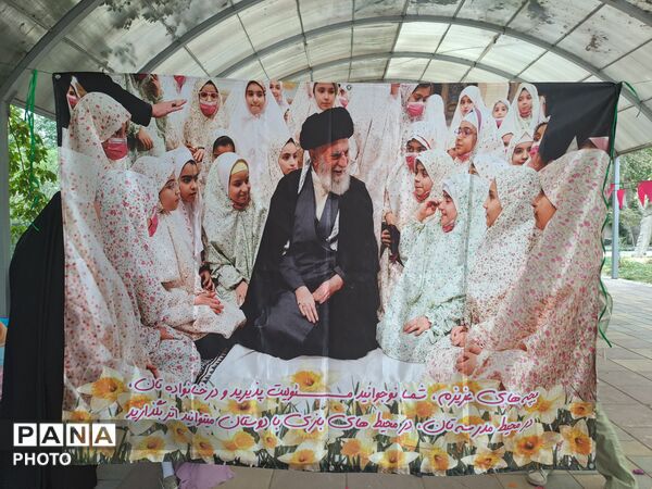 جشن عبادت دختران البرزی در کنار مهر و ماه