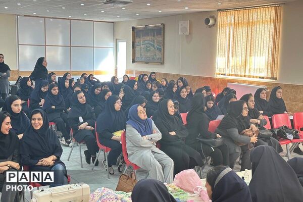 آموزش امداد و نجات در مدرسه گل‌های نمونه ورامین