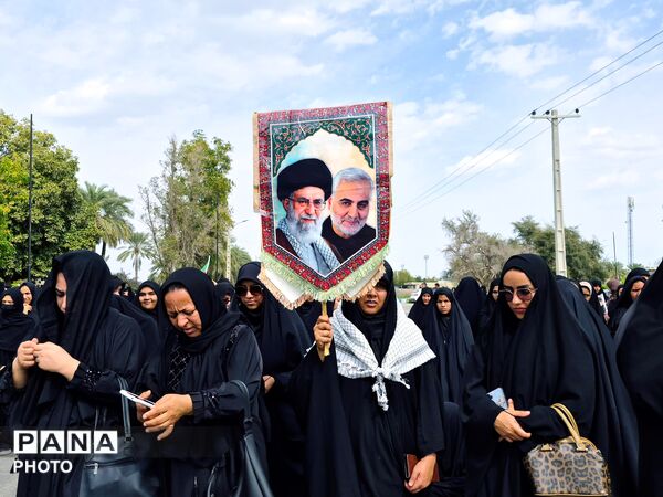 مراسم تشییع پیکر مطهر شهید اسماعیل آزادگرمی در کرمان