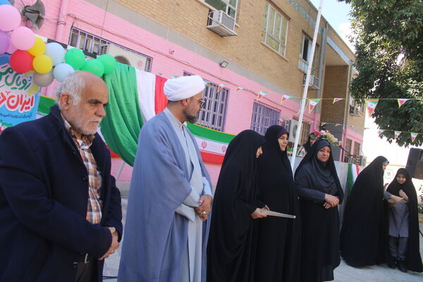 جشن دهه فجر انقلاب اسلامی در دبیرستان رضوان شهرستان بوشهر