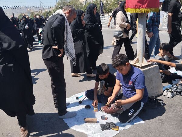 حضور جاماندگان اربعین حسینی در جوار امام مهربانی‌ها
