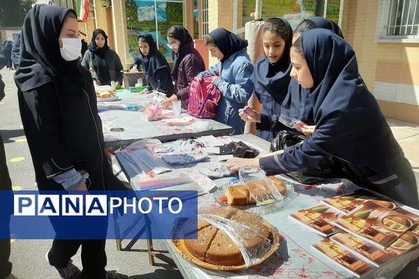 برگزاری بازارچه  کسب و کار دانش‌آموزی در آموزشگاه پویش ناحیه ۳شیراز 