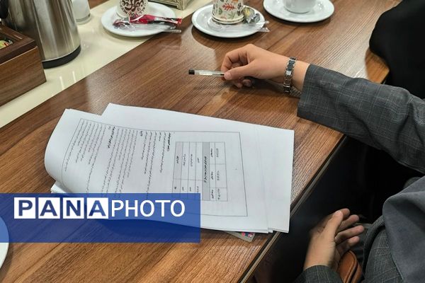 نشست هم اندیشی مسئولین قطب های پنج گانه گروه آموزشی تربیتی درس تفکر و سبک زندگی شهرستان های استان تهران