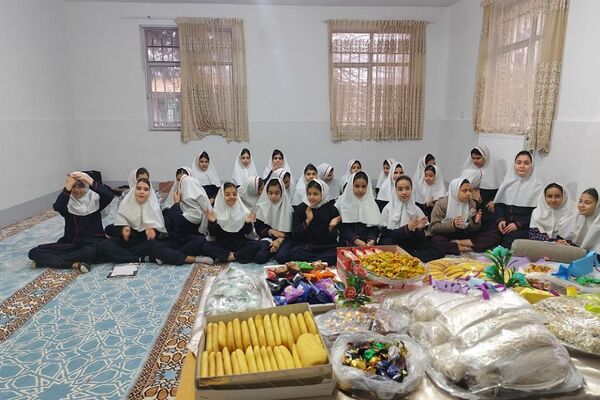 جشن مبعث رسول خدا در دبستان دخترانه بعثت۲