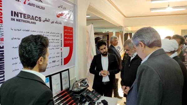 بازدید نائب رئیس مجلس شورای اسلامی از نمایشگاه تولیدات و محصولات صنعتی و صنایع دستی شهرستان کاشمر