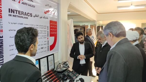 بازدید نائب رئیس مجلس شورای اسلامی از نمایشگاه تولیدات و محصولات صنعتی و صنایع دستی شهرستان کاشمر