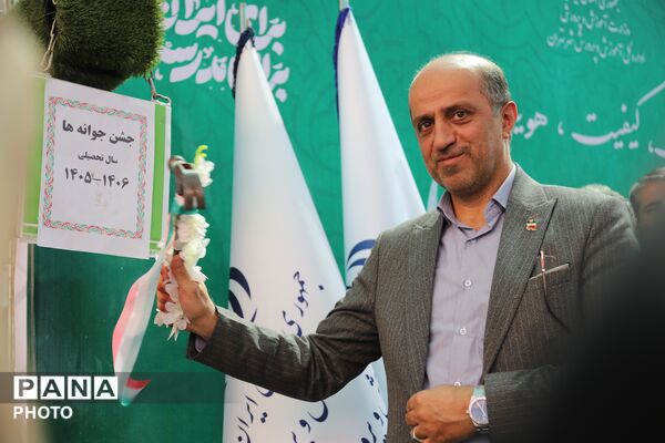 جشن شکوفه ها با حضور وزیر آموزش و پرورش 