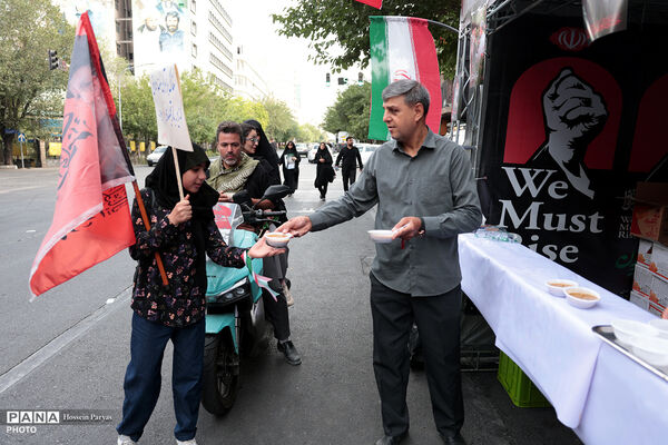 موکب وزارت آموزش و پرورش از از زائران و تشییع‌کنندگان پیکر رهبر شهید