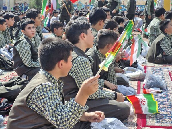 اجتماع دانش‌آموزان ابتدایی پسرانه امام رضا(ع) واحد ۸ در حمایت از عملیات وعده صادق ۲ 