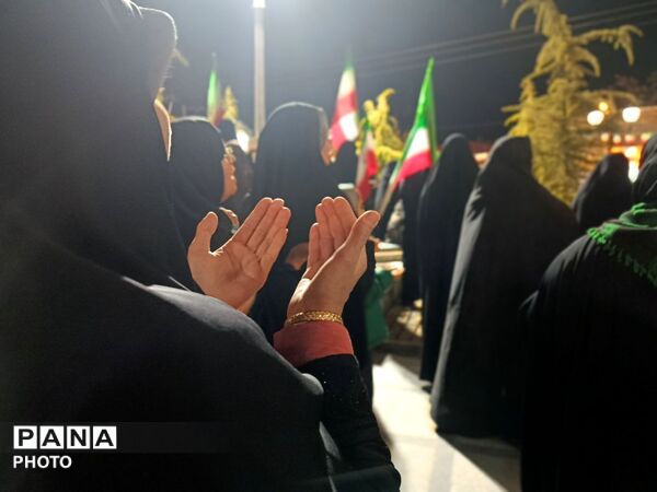 رمز موفقیت پیروزی ایران اتحاد مردم با نیروی مسلح است 