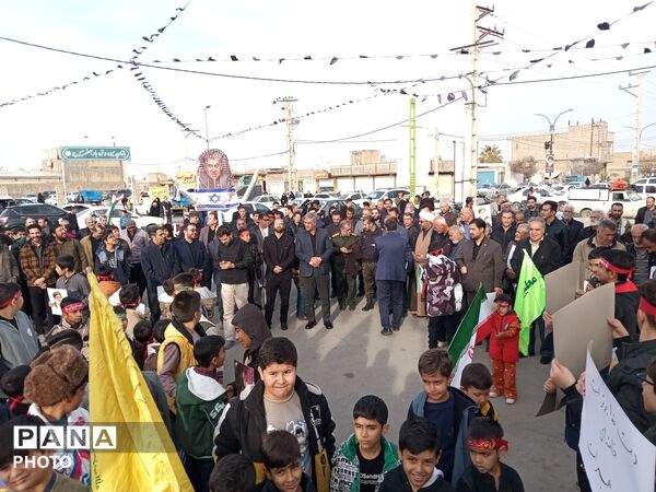 اجتماع «بیعت» فرهنگیان و دانش‌آموزان جعفرآباد با رهبر جدید انقلاب 