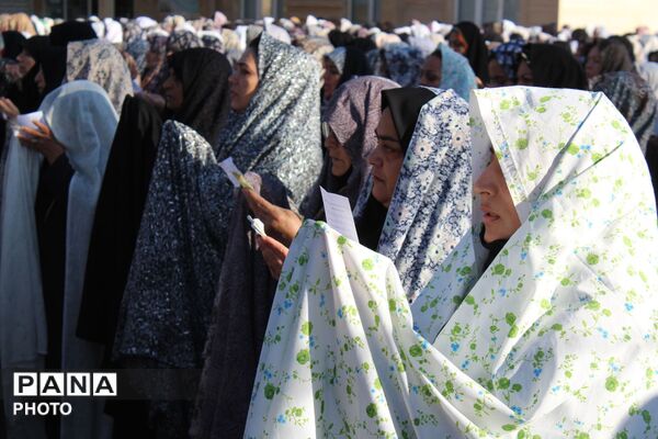 نماز عید سعید فطر در باغ ملی شهرستان سملقان