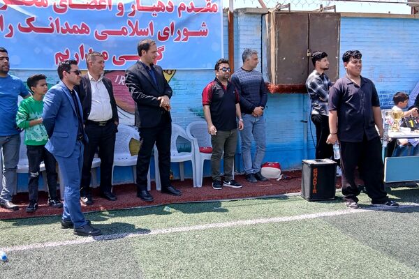 مسابقات مینی فوتبال دانش‌آموزان دوره اول ودوم ابتدایی در بهارستان‌۲