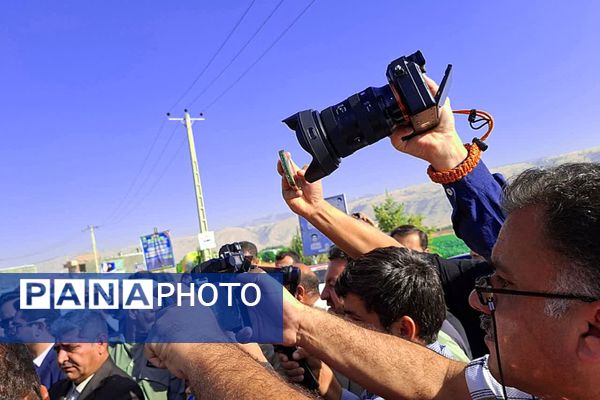 استقبال گرم و پرشوره مردم باشت از دکتر تاجگردون