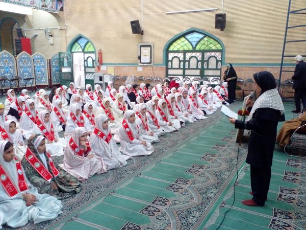 شرکت دانش آموزان دبستان هدی یک  در یادواره شهید حسن رستمی