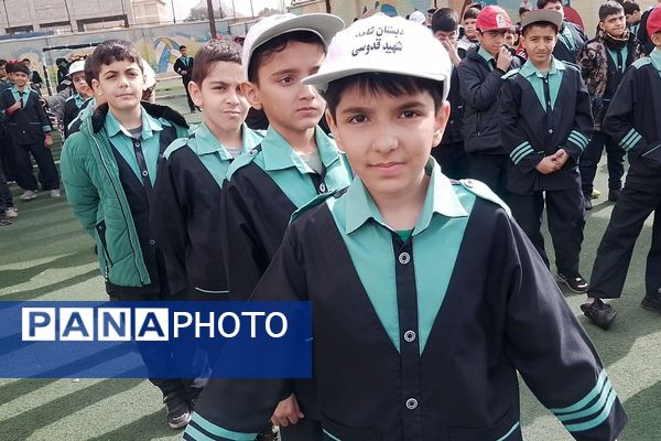 همایش یاوران انقلاب در دبستان شاهد شهید قدوسی ناحیه دو شهرری 