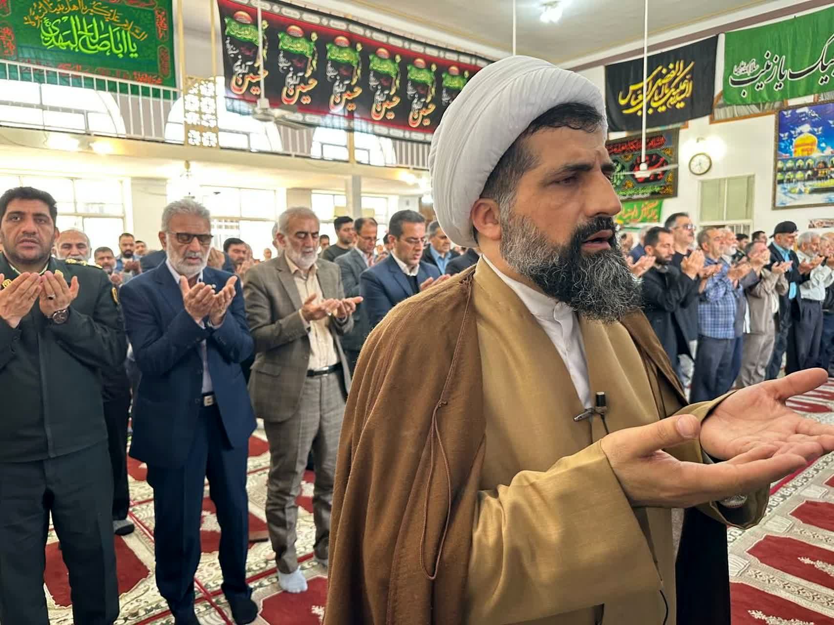 شکوه بندگی در نماز عید فطر گلوگاه