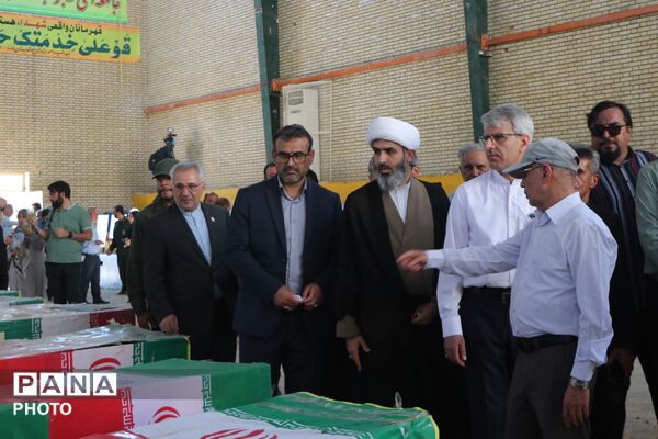 بازدید بقایی از مدرسه راهیان کوثر و سالن ورزشی در لامرد
