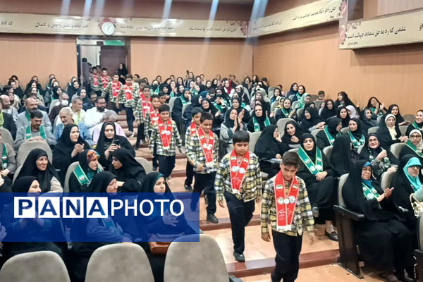 تجلیل از مربیان و پیشکسوتان پیشتاز ناحیه 4 شیراز