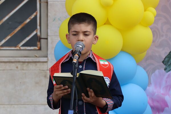 آیین گرامیداشت مقام معلم و به صدا درآوردن زنگ سپاس معلم در مدرسه شهید مرادی و شهید کلانتری پاکدشت