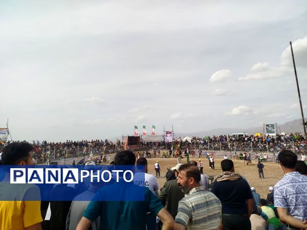 رقابت پهلوانان کشتی با چوخه در گود امام مرشد فاروج - میراثی ۴۰۰ ساله